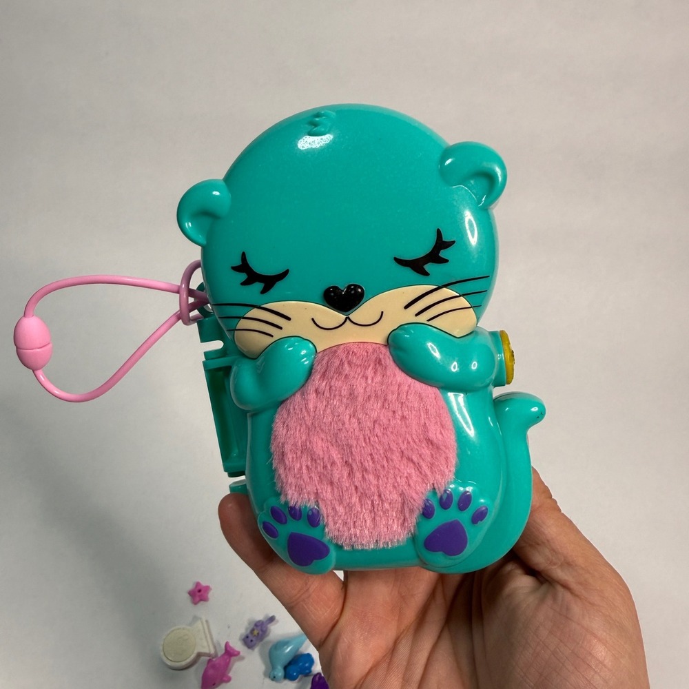 Polly‎ Pocket Otter Aquarium Compact Teal Pink Fuzzy Belly Playset with Figures